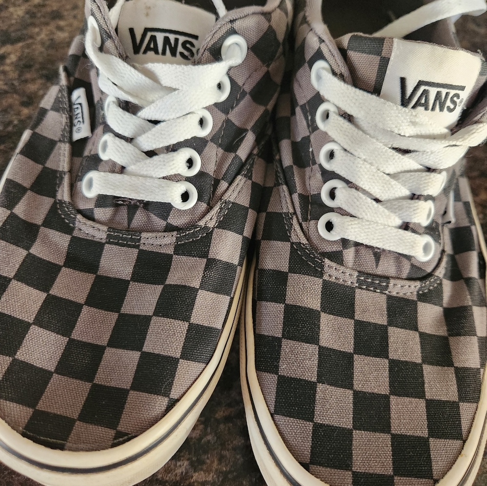 Mens 7.5 Checkered Vans